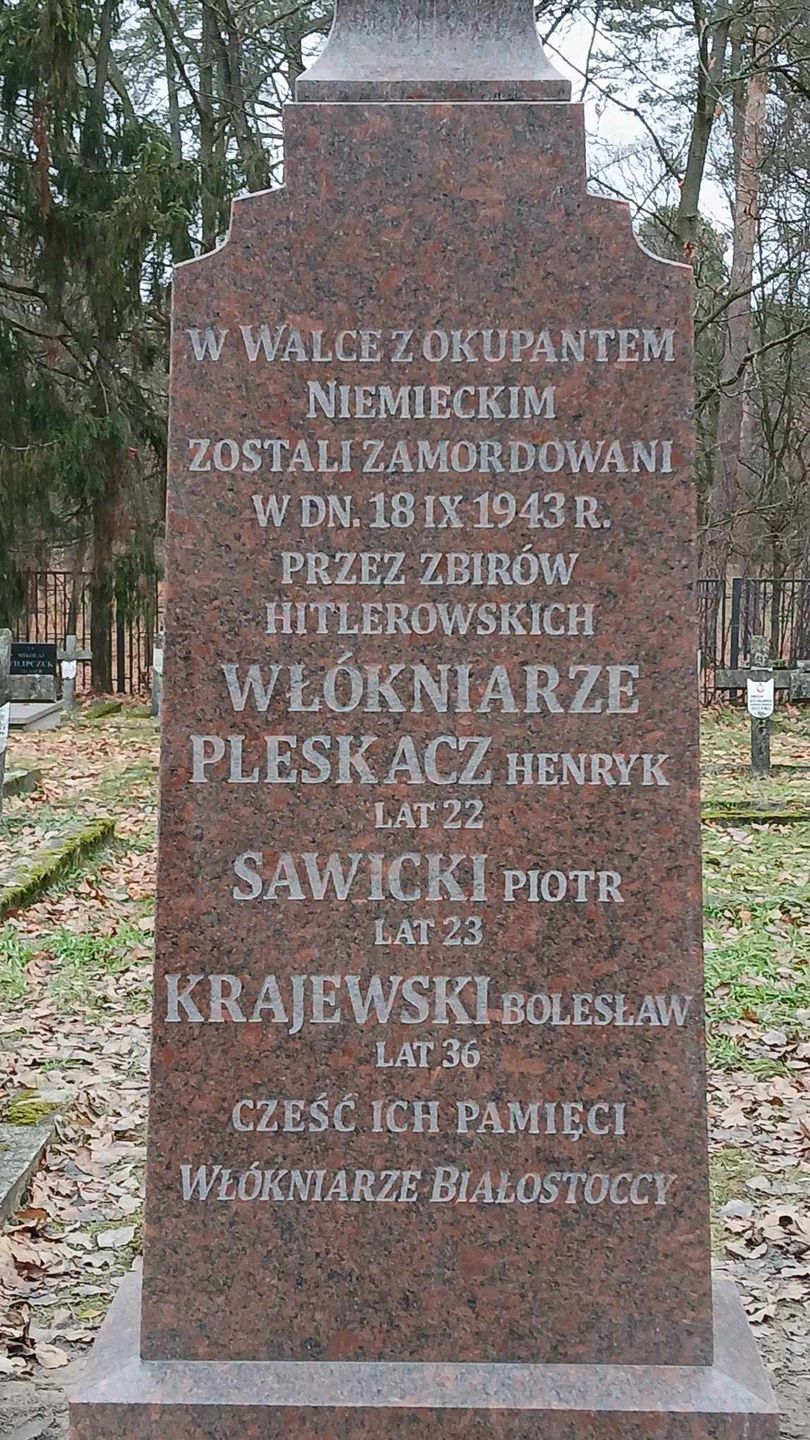 Odnowiony nagrobek włókniarzy na cmentarzu w Zwierzyńcu