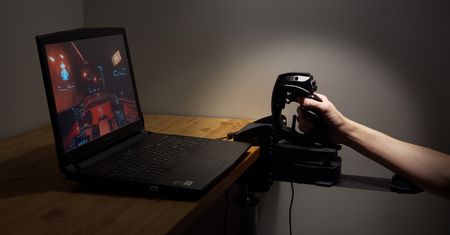 Cesarz wśród joysticków. 6DOF to wymarzony sprzęt dla wielbicieli symulatorów