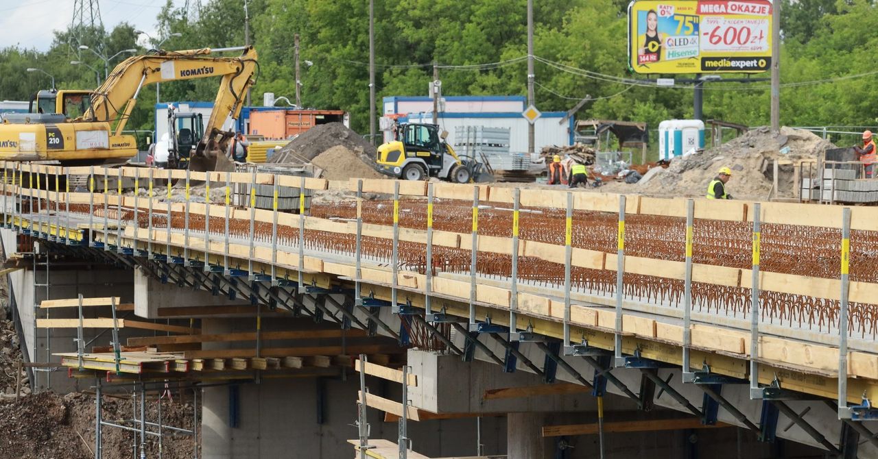 Przebudowa wiaduktów nad S86 w Katowicach na półmetku. Jak teraz wygląda konstrukcja?