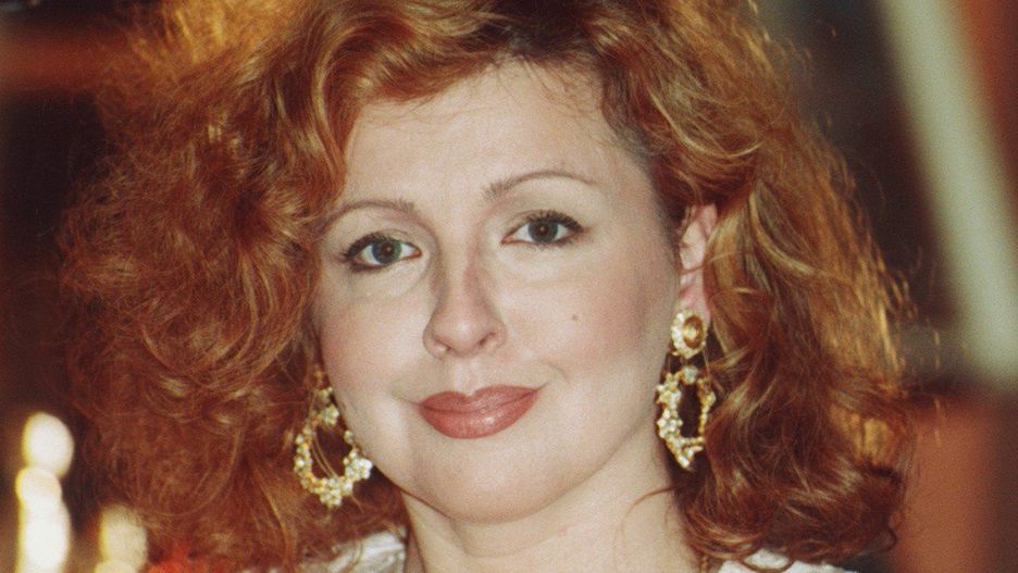 1999 rok. Czy wiesz, że Magda Gessler ukończyła malarstwo w Królewskiej Akademii Sztuk Pięknych św. Ferdynanda w Madrycie, w przeszłości pracowała jako opiekunka do dzieci, tłumaczka i menadżerka w restauracji Tijo Pepe. Biegle mówi po hiszpańsku, włosku, niemiecku i komunikuje się po portugalsku i angielsku.Więcej zdjęć i informacji ►►►