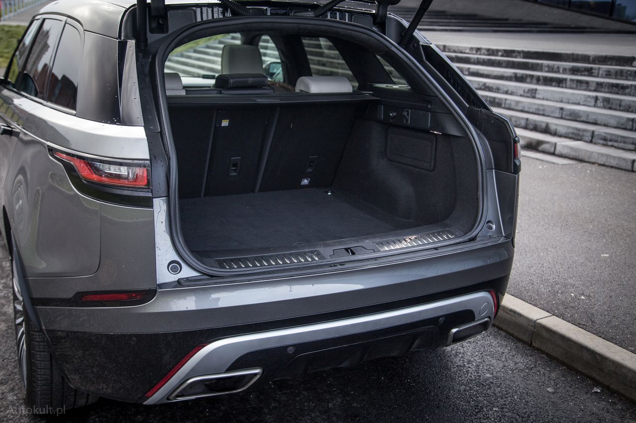 Bagażnik Range Rovera Velara nie jest aż tak duży, jak obiecuje producent (fot. Mateusz Żuchowski)