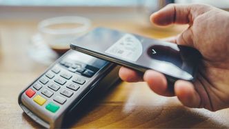 "Zyskaj więcej" z Fundacją Polska Bezgotówkowa i firmą InPost. Bezpłatny terminal płatniczy i darmowe wysyłki od InPost w pakiecie dla przedsiębiorców