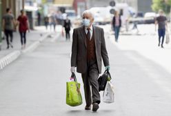 Odmrażanie gospodarki. Godziny dla seniorów zniesione. Ma to związek z otwarciem galerii handlowych