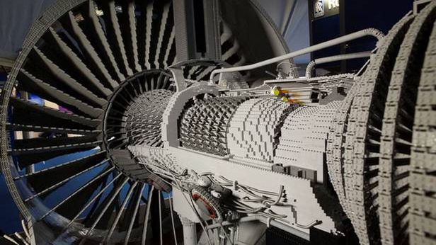 Rekordowa konstrukcja. Oto silnik lotniczy ze 150 tys. klocków Lego 1