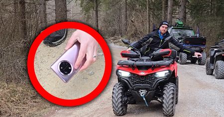 Rozjechali go quadem na moich oczach. Tak wytrzymały jest smartfon za 1600 zł