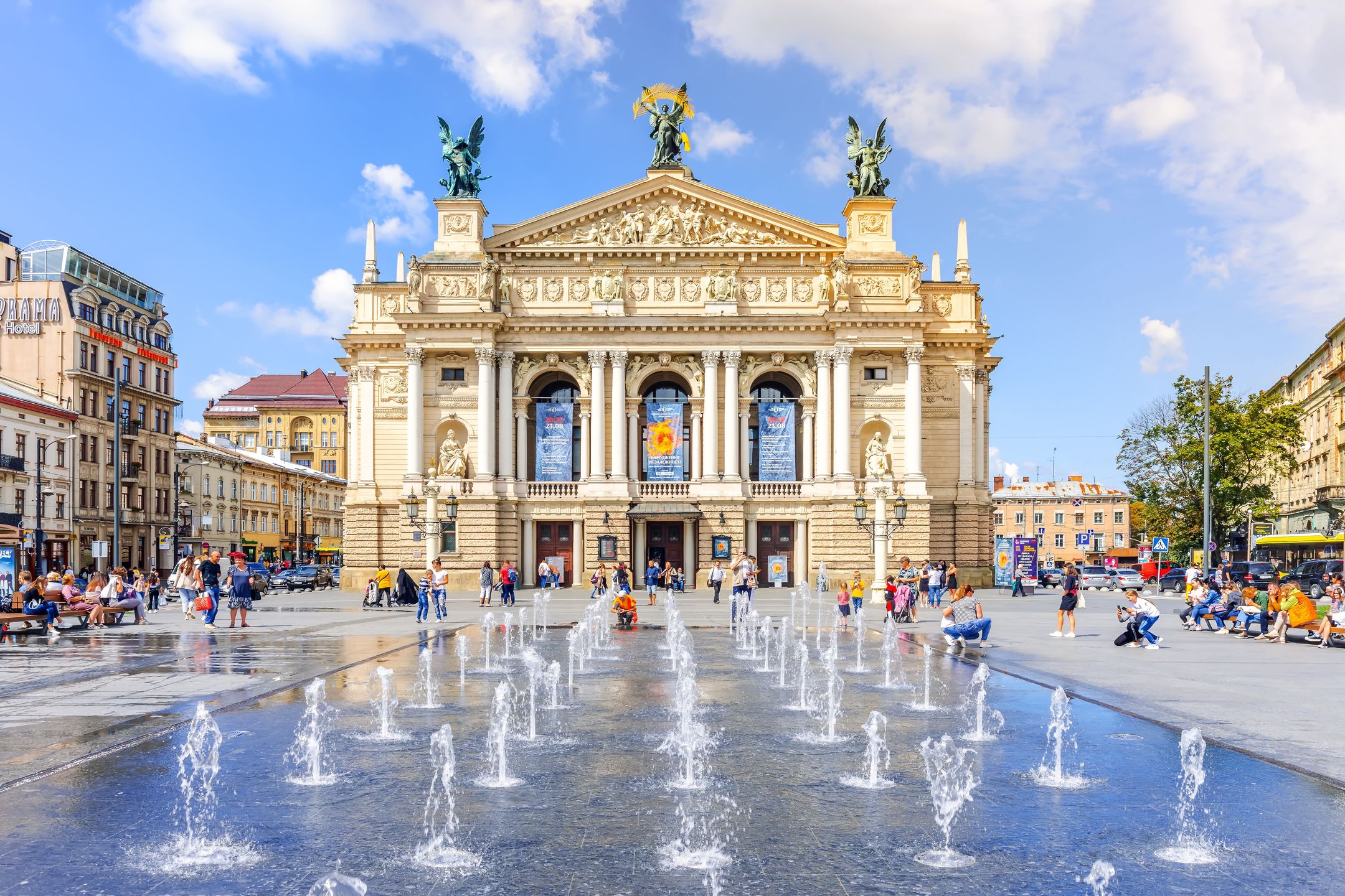 Jednym z najchętniej odwiedzanych miast jest Lwów 