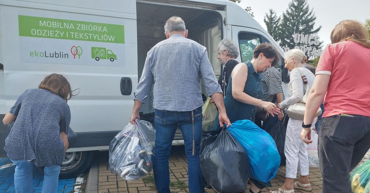Lublin: Zbiórka odzieży i tekstyliów. Gdzie oddać stare ubrania?