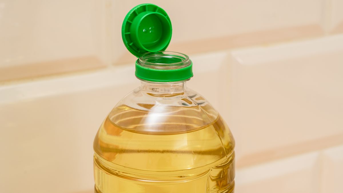 Gdzie wyrzucić butelkę po oleju?