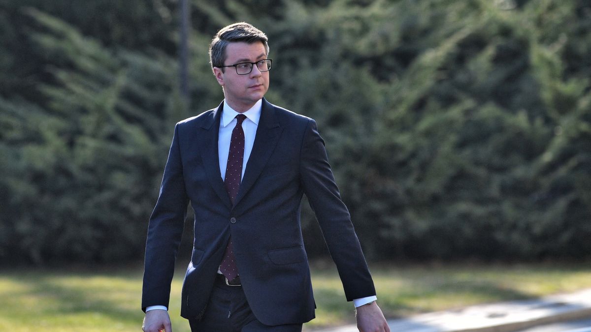 - W tej chwili w Europie jest kilkaset miliardów dolarów należących do rosyjskich banków i oligarchów. Tego typu majątki powinny być elementem reparacji wojennych i powinny być wykorzystane do tego, aby odbudować Ukrainę- powiedział rzecznik rządu.