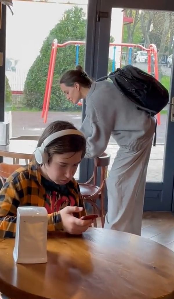 Angelina Jolie w kawiarni we Lwowie