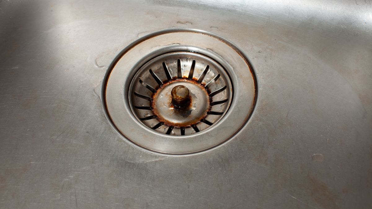 Jak odetkać odpływ w kuchni i łazience?