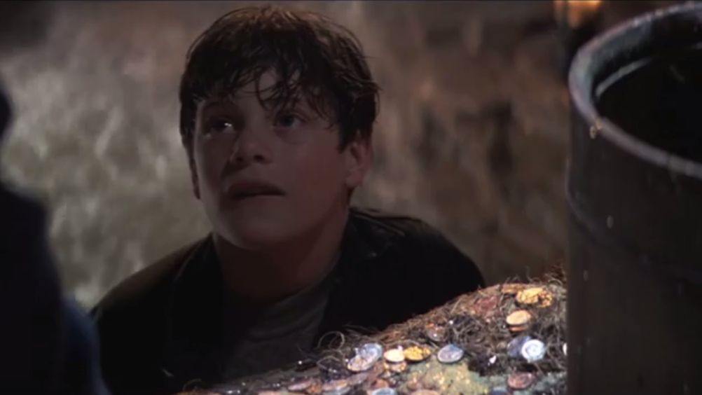 Astin nigdy nie doświadczył molestowania 