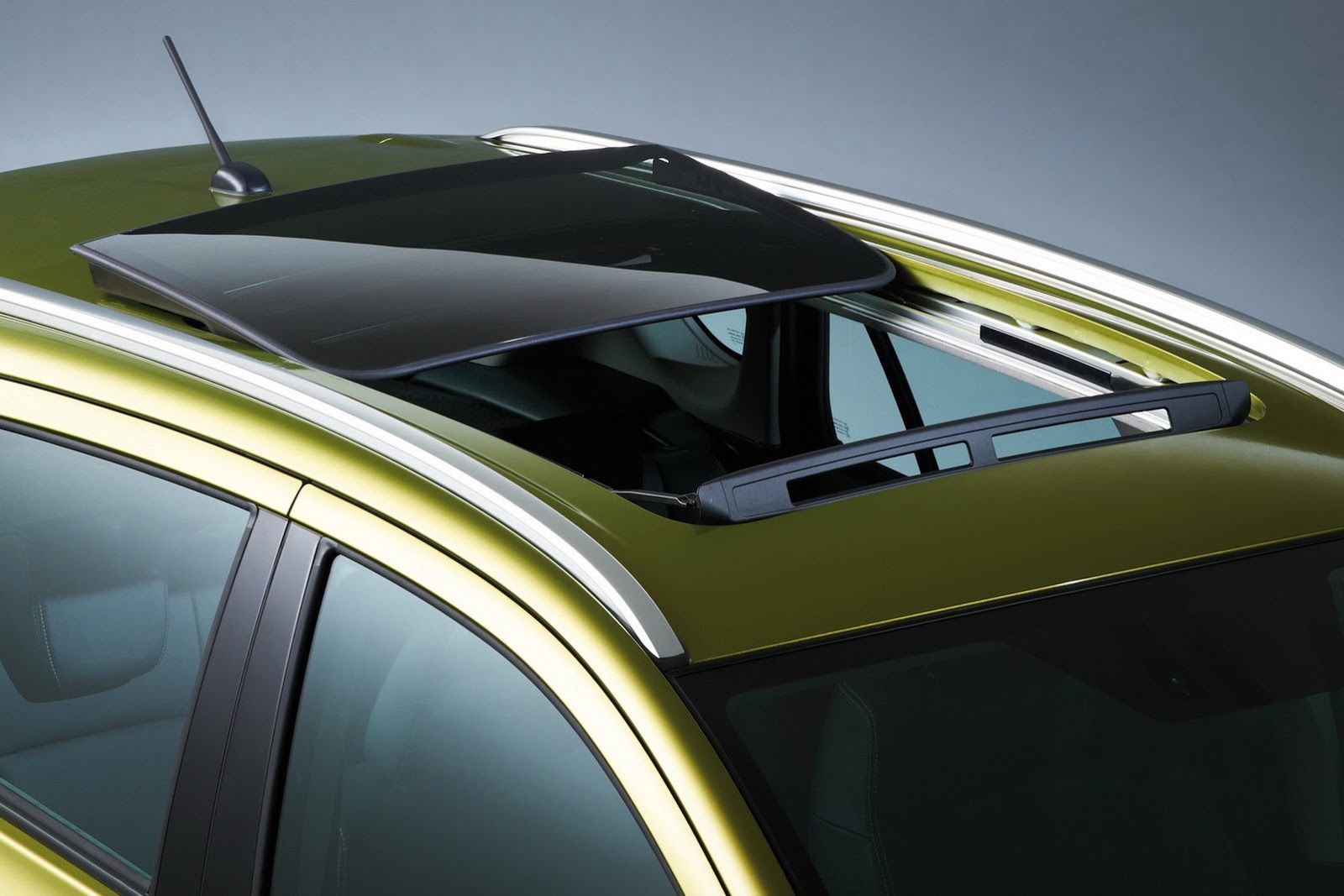 Nowe Suzuki SX4 - japoński crossover w szczegółach [galeria] 42