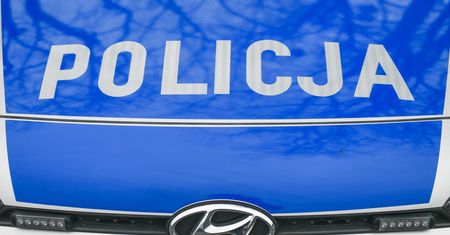 Bielsko-Biała: Koszmarny wypadek na węźle S52 i DK81. Osobówka rozbita między tirem a samochodem dostawczym. Droga zablokowana, jest korek