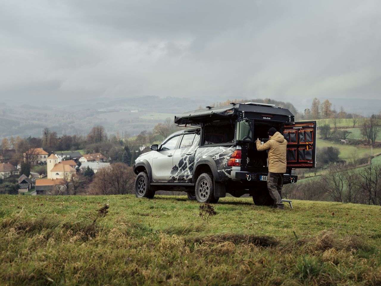 Toyota Hilux Expedition
