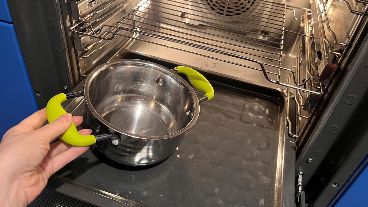 Czyszczenie piekarnika może być prostsze, niż sądzisz.