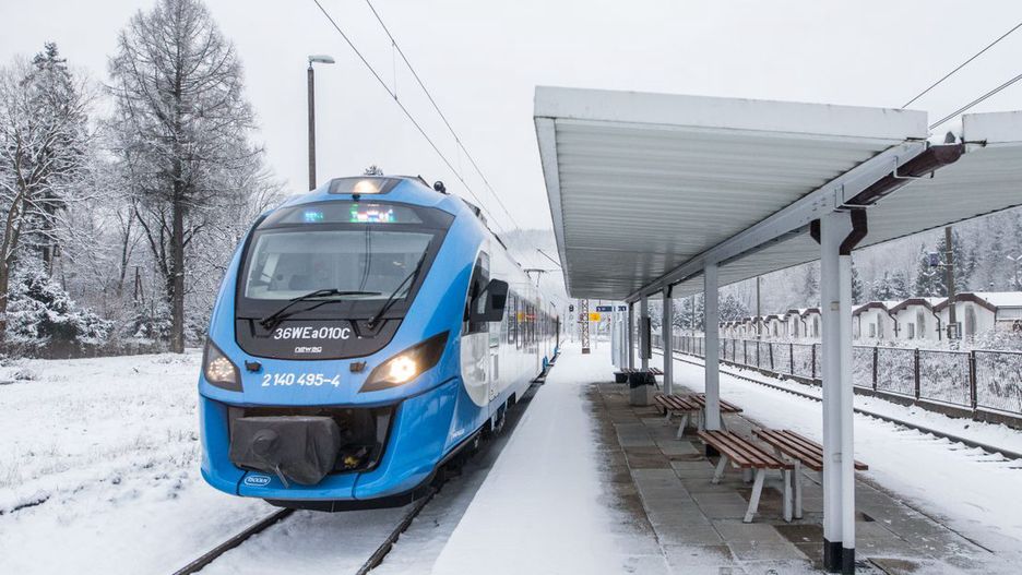 Pasażerowie na podróż pociągiem z Katowic do Wisły Głębce muszą jeszcze poczekać.