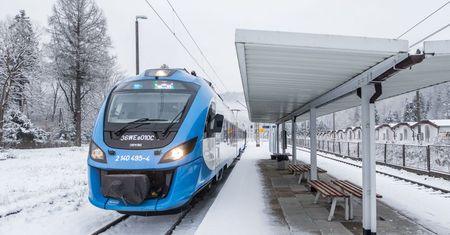 Śląsk. Brakuje urządzeń zapewniających bezpieczny przejazd, na dojazd pociągiem do Wisły Głębce jeszcze poczekamy