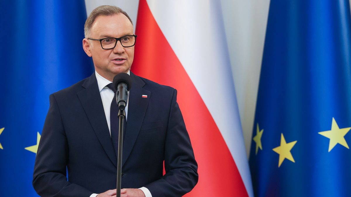 Andrzej Duda podpisał ustawę rozszerzającą uprawnienia szefa UOK