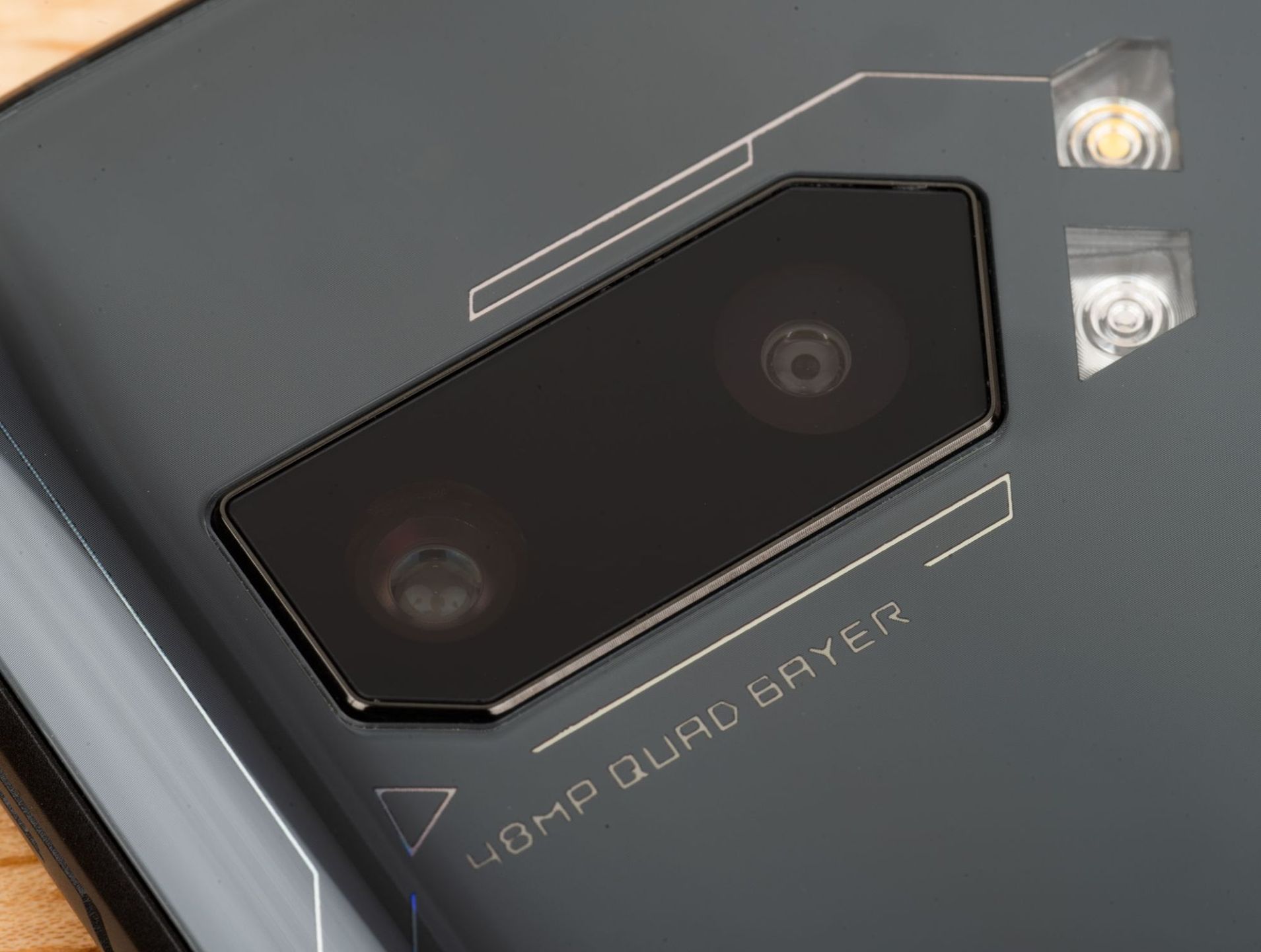 ASUS ROG Phone II oficjalnie. Oto polska cena najbardziej wypasionego smartfonu dla graczy [Aktualizacja] 7
