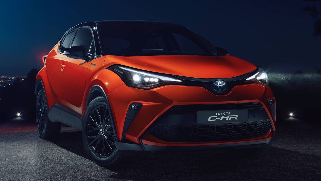 Toyota C-HR przeszła facelifting. Pod maską mocna hybryda