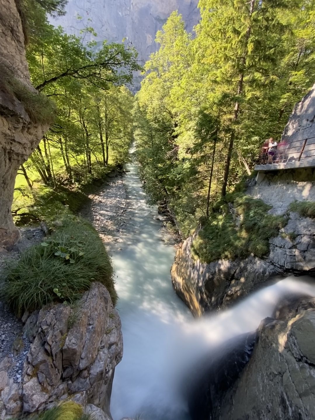 Podróż kamperem po Szwajcarii – dolina Lauterbrunnen