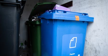 Segregacja śmieci. Rząd cię namierzy, będą naklejki na worki