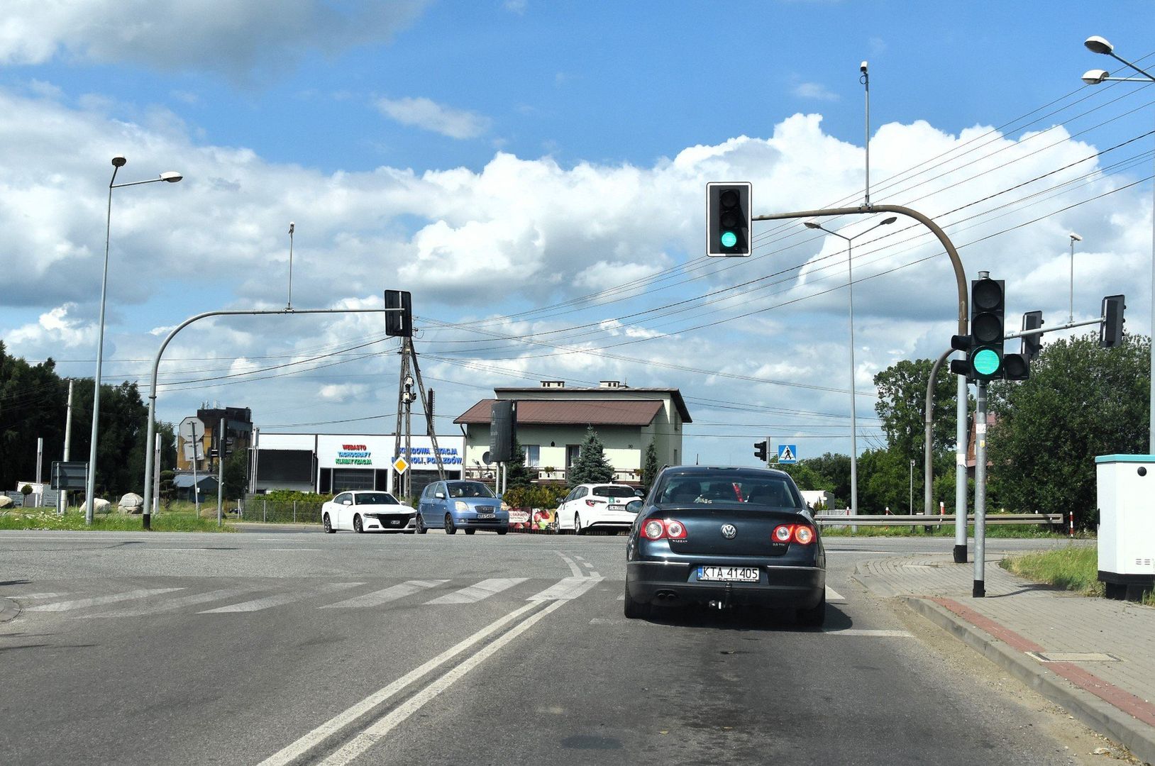 Niebezpieczne i korkujące się skrzyżowanie na DK 94 w Ładnej ma zostać zastąpione dużym, turbinowym rondem