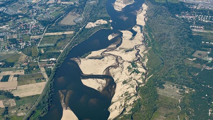 Niski poziom Wisły niepokoi ekspertów i mieszkańców Warszawy