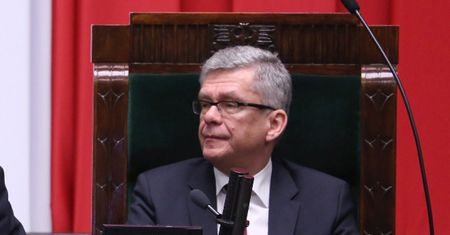 Karczewski: My dbamy o Polaków, a opozycja jedynie knuje