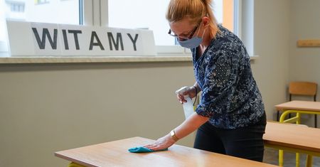 Po kwarantannie poszła do szkoły. Wtedy przyszedł wynik testu na COVID