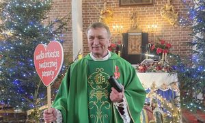 Proboszcz z Elbląga przekazał tacę na WOŚP. Tak zareagowali ludzie