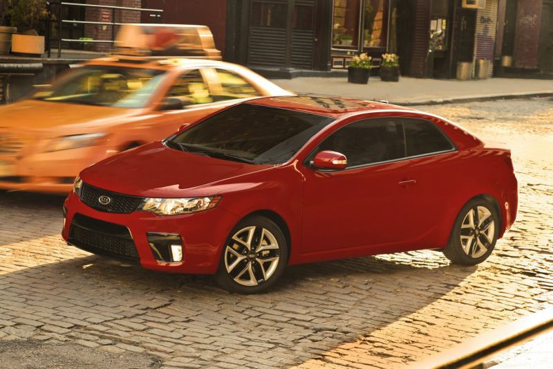 2010-Kia-Forte-Koup-16