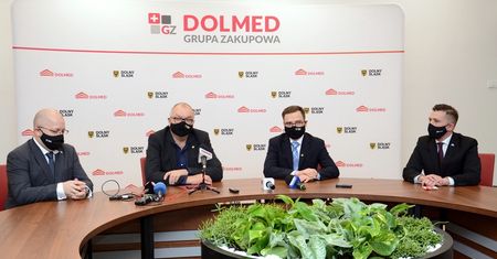 Koronawirus. Dolnośląskie podmioty wspólnie realizują zakupy medyczne. Projekt daje wymierne korzyści