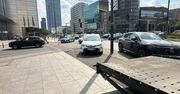 Warszawa: Kierowca porsche wjechał na czerwonym świetle. Zderzenie na Rondzie ONZ