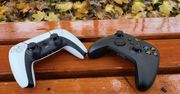 Xbox Series X vs Playstation 5. Porównujemy pady