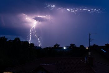 IMGW ostrzega: groźne burze nadciągają nad Wielkopolskę