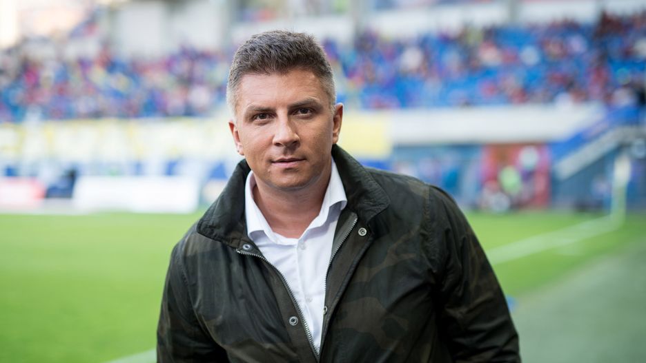 Mecz eliminacyjny Ligi Mistrzow Piast Gliwice - BATE Borysow 1:2
Gliwice, 17.07.2019. Mecz eliminacyjny Ligi Mistrzow Piast Gliwice - BATE Borysow 1:2; n/z Mateusz Borek - dziennikarz sportowy.,Image: 459458380, License: Rights-managed, Restrictions: , Model Release: no, Credit line: Daniel Dmitriew / Forum
Daniel Dmitriew / Forum
ilustracja, ilustracyjne, mecz, pilka, nozna, piast, gliwice, polska, liga, druzyna, ekstraklasa, stadion, Mateusz, Borek, dziennikarz, sportowy, komentator, portret, category_code_pro, category_code_spo