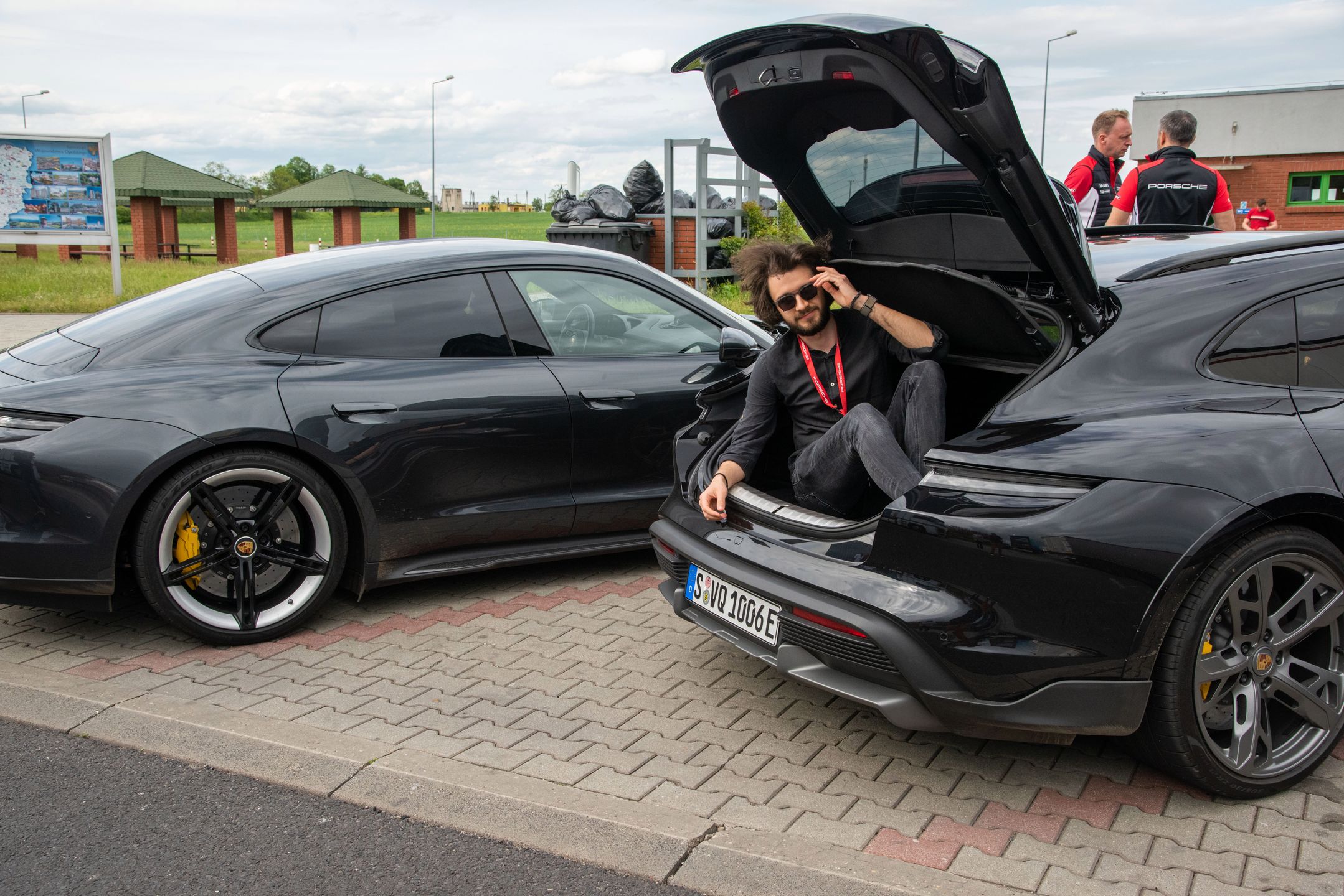 Bagażnik Taycana Cross Turismo urósł. Sprawdziłem