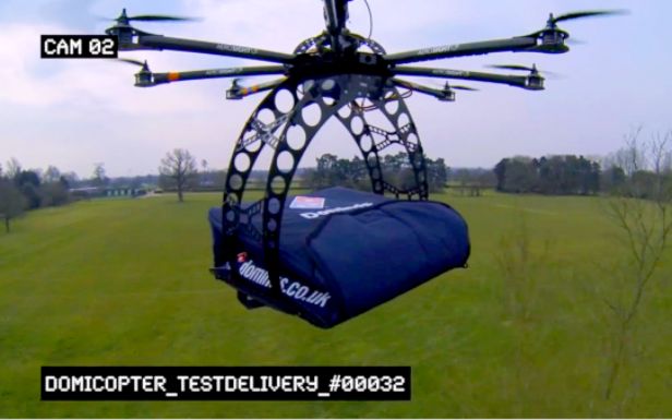 Od dostarczania pizzy po misje ratunkowe. Przykłady nietypowego użycia dronów 1