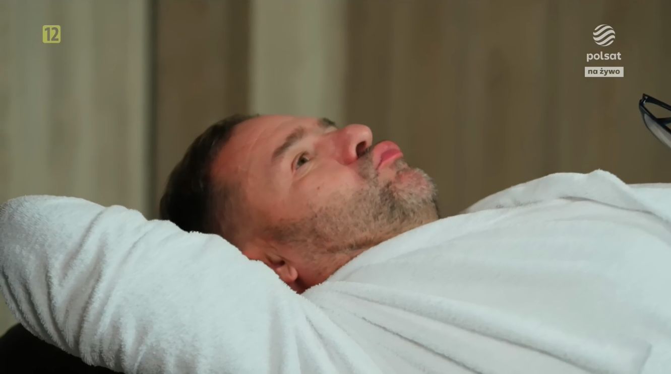 Tomasz Karolak depiluje się przed programem