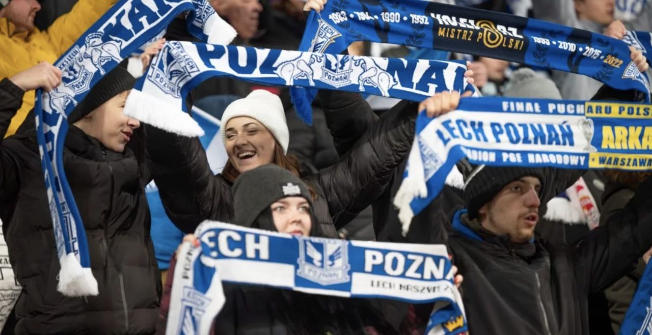 Lech Poznań w wielkim stylu pokonuje Pogoń Szczecin – efektowna druga połowa Kolejorza