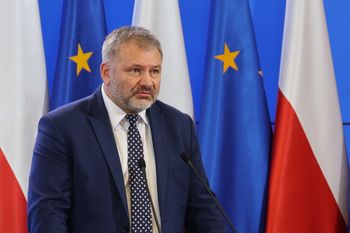 Prezes Zondy poza Polską? Tak odpowiedział minister