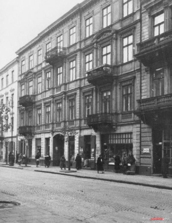 Warszawa. Tak kamienica Hoża 9, za którą stała oficyna rozebrana w sobotę, wyglądała w 1939 roku