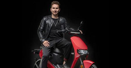 Edycja specjalna skutera sygnowana przez Jorge Lorenzo. Jednoślad będzie miał 0,8 KM