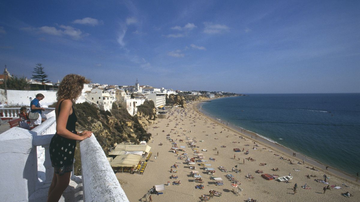 Władze Albufeiry wprowadzają zakazy i kary