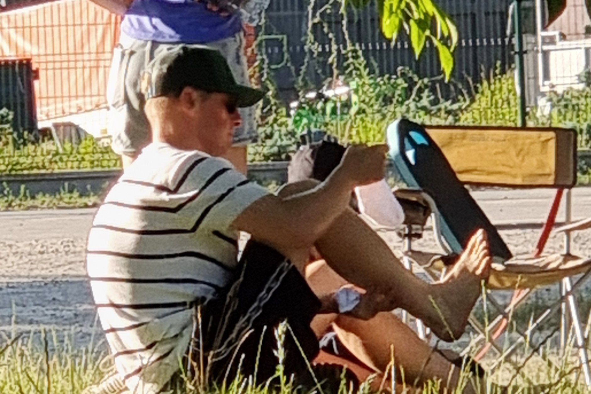 Marcin Mroczek zabrał synów nad rzekę