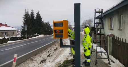 Wystawia mandat co 4 minuty. Rekordzista w Europie