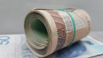 „Zapłacę wam po trzy tysiące na głowę, tylko mnie wypuśćcie”. 36-latek usłyszał zarzuty