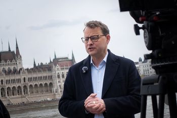 Węgierskie media donoszą, jak zarabiał Romanowski